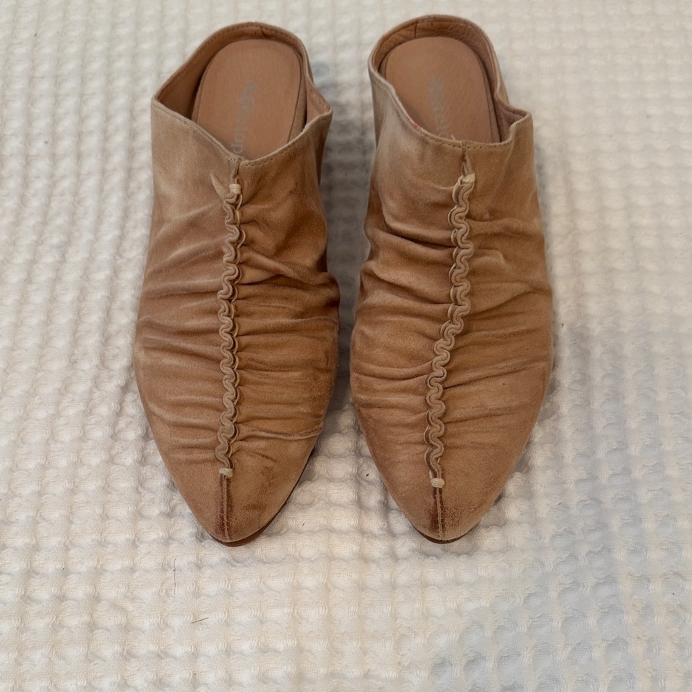 Antelope Peach / Nude Ruched Mules